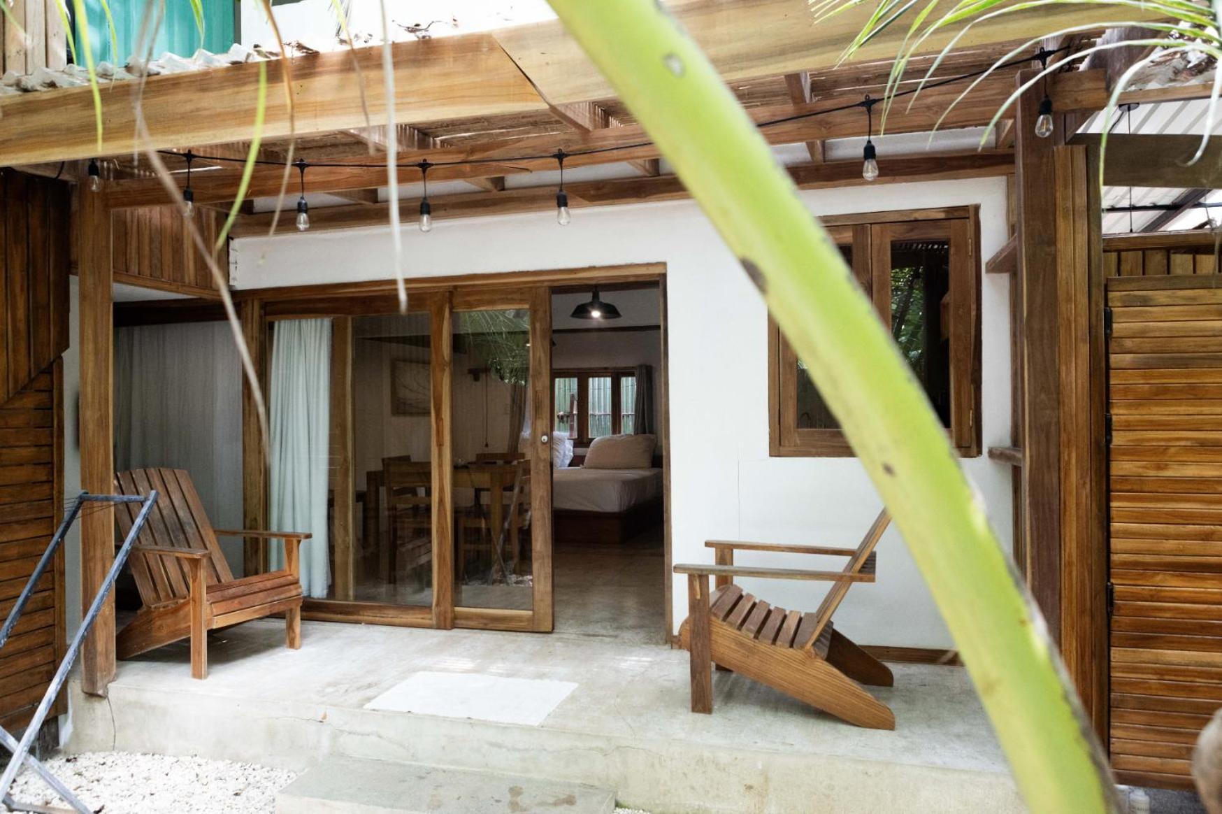 Hostel Zeneidas Surf Garden