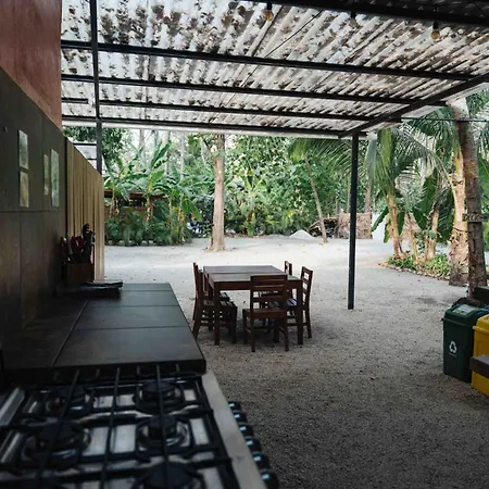 Zeneidas Surf Garden Playa Santa Teresa  Exterior photo