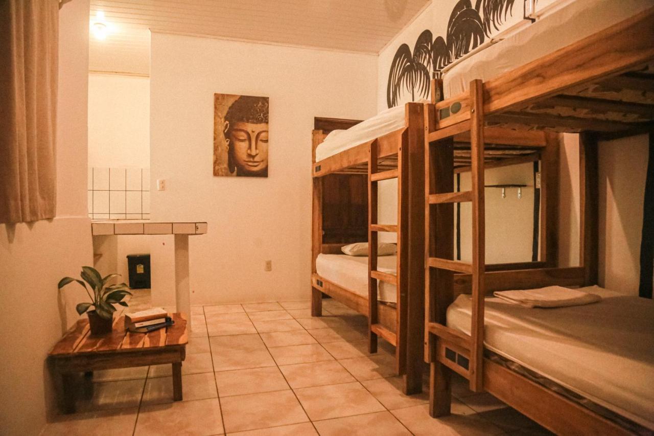Hostel Zeneidas Surf Garden *