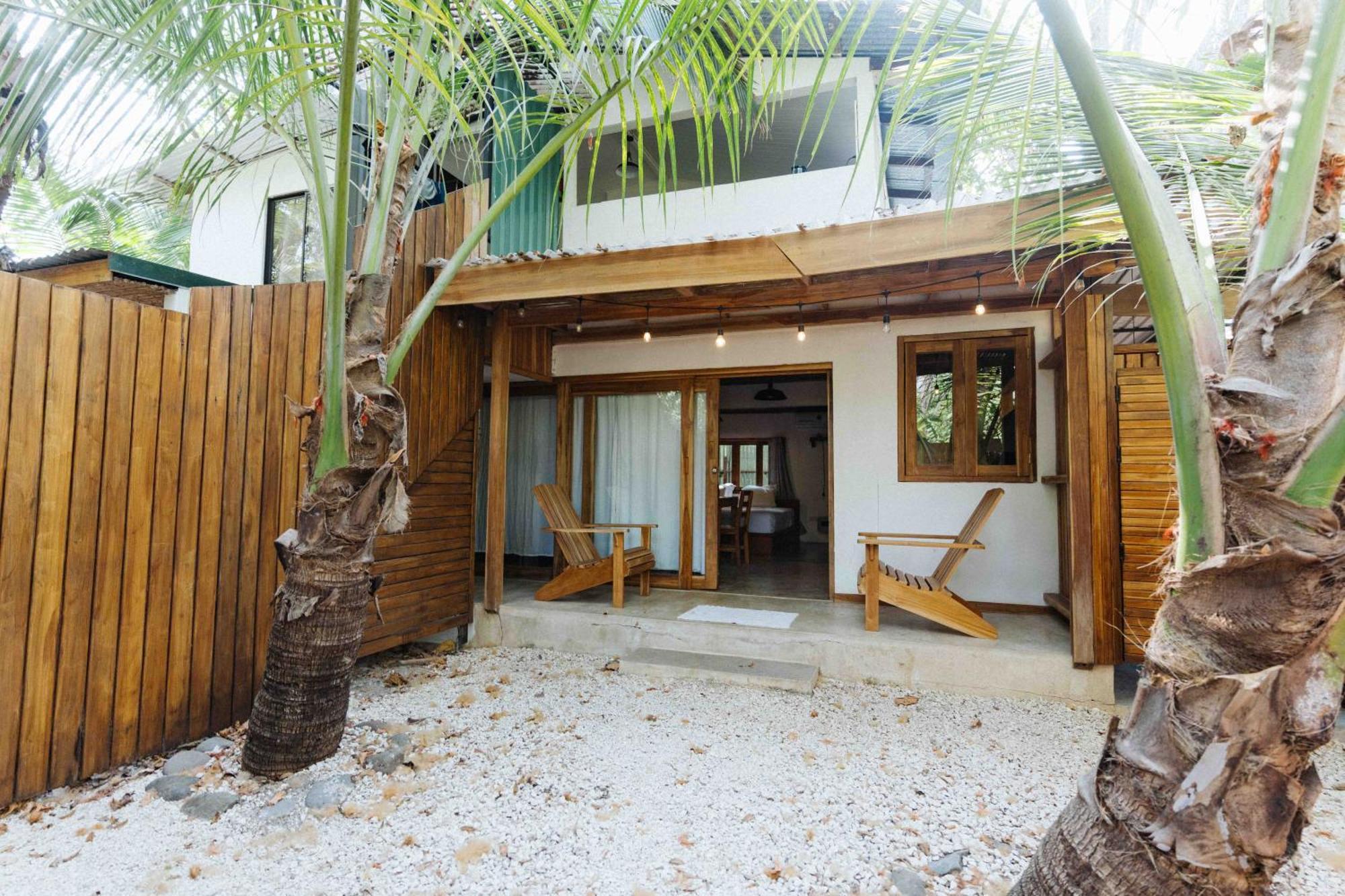 Hostel Zeneidas Surf Garden