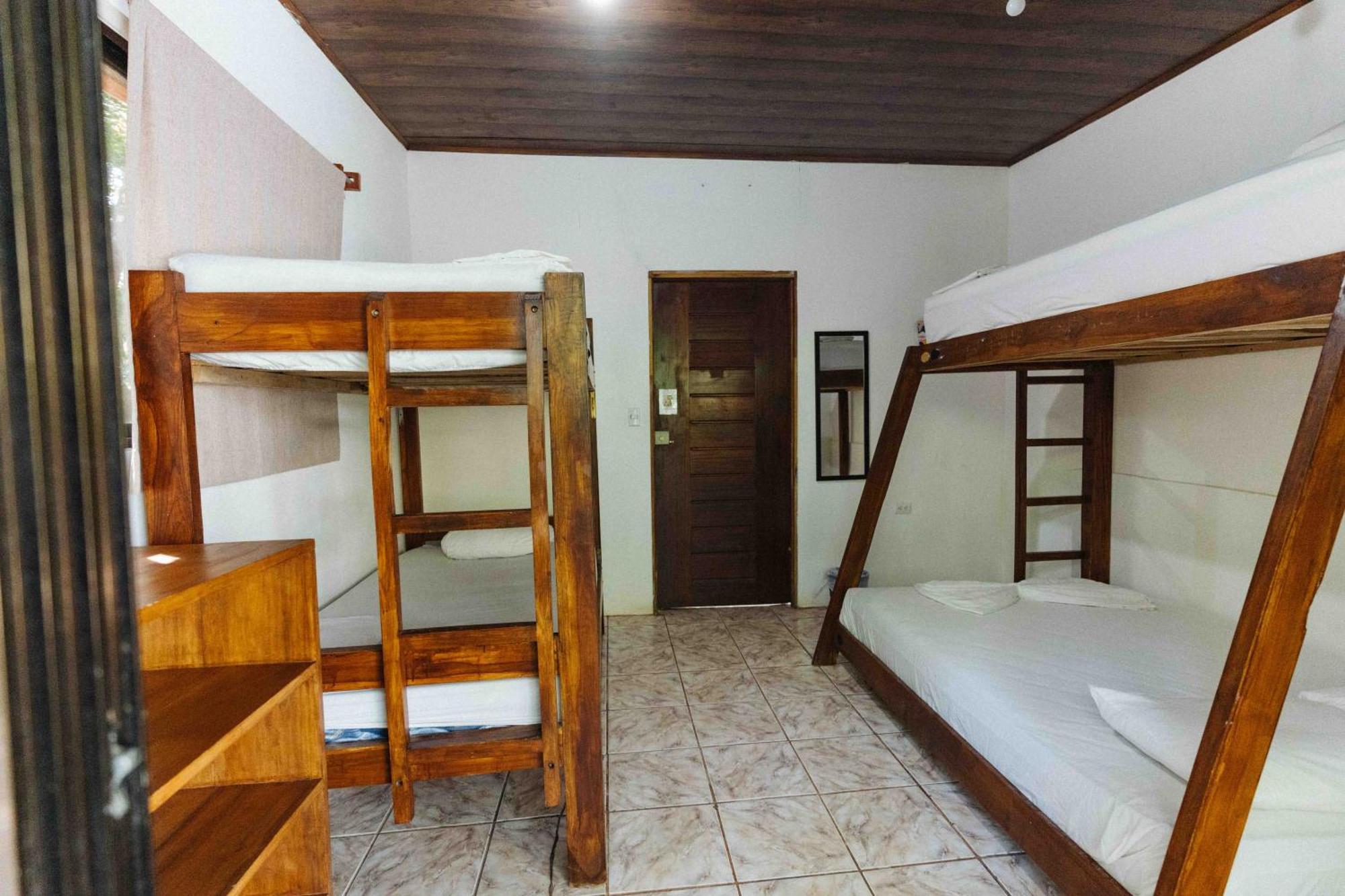 Hostel Zeneidas Surf Garden Playa Santa Teresa (Puntarenas)