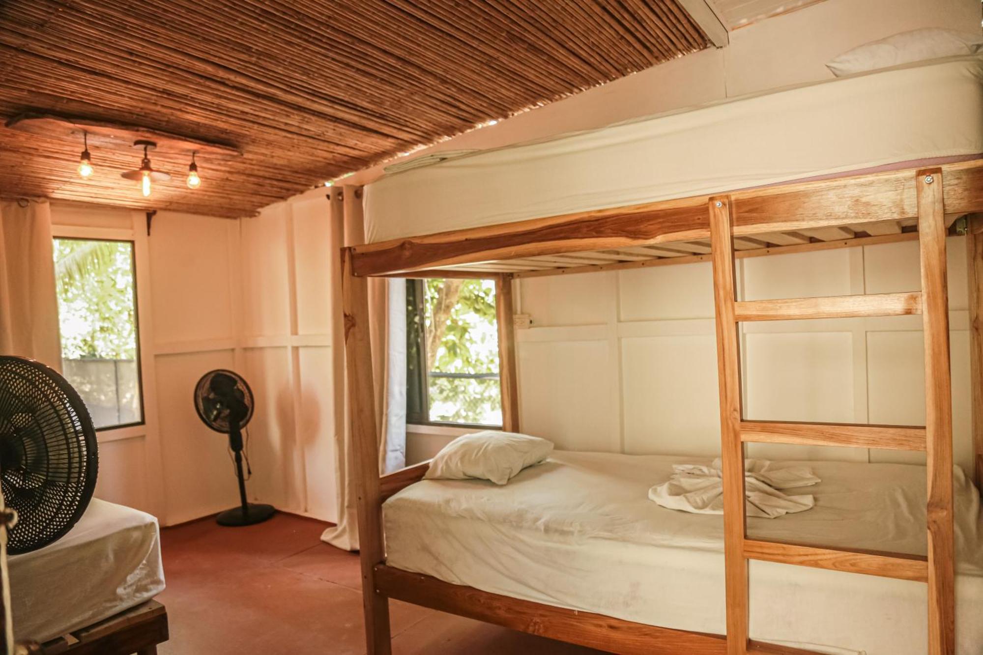 Zeneidas Surf Garden Hostel Playa Santa Teresa (Puntarenas)